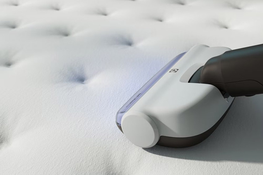 Electrolux Hygienic 700 - odkurzacz pionowy z lampą UV