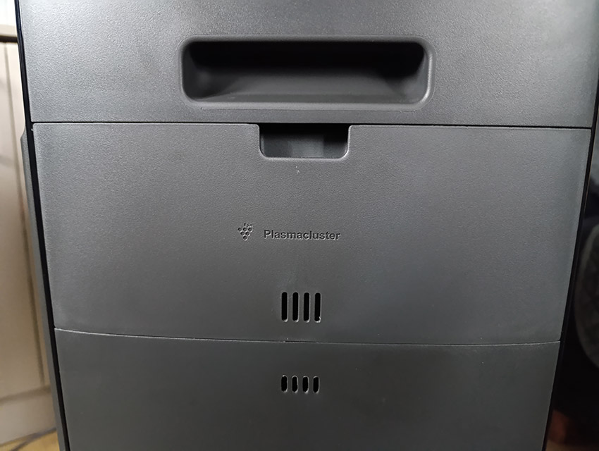 Sharp KI-TX100EU-H - widok z boku do strony generatora