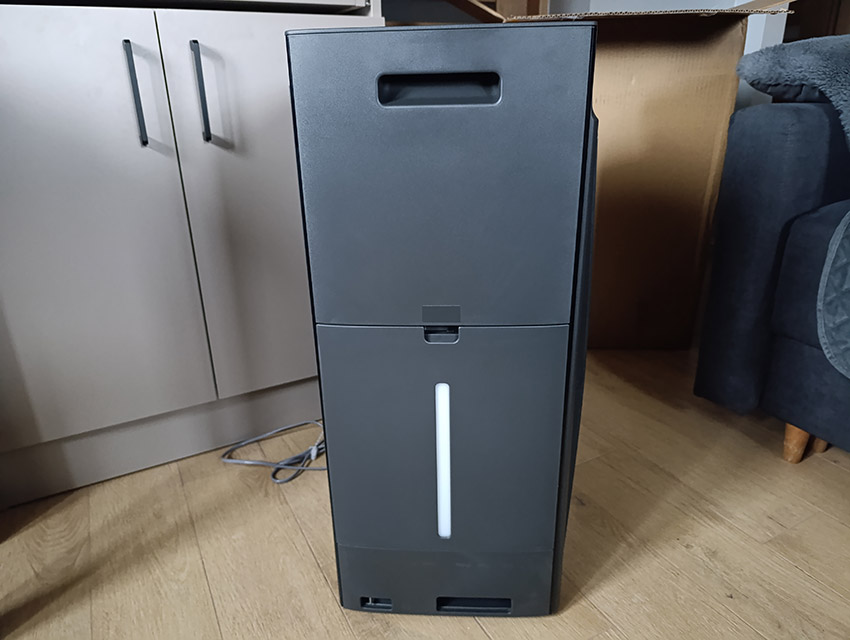 Sharp KI-TX100EU-H - widok z boku od strony nawilżacza