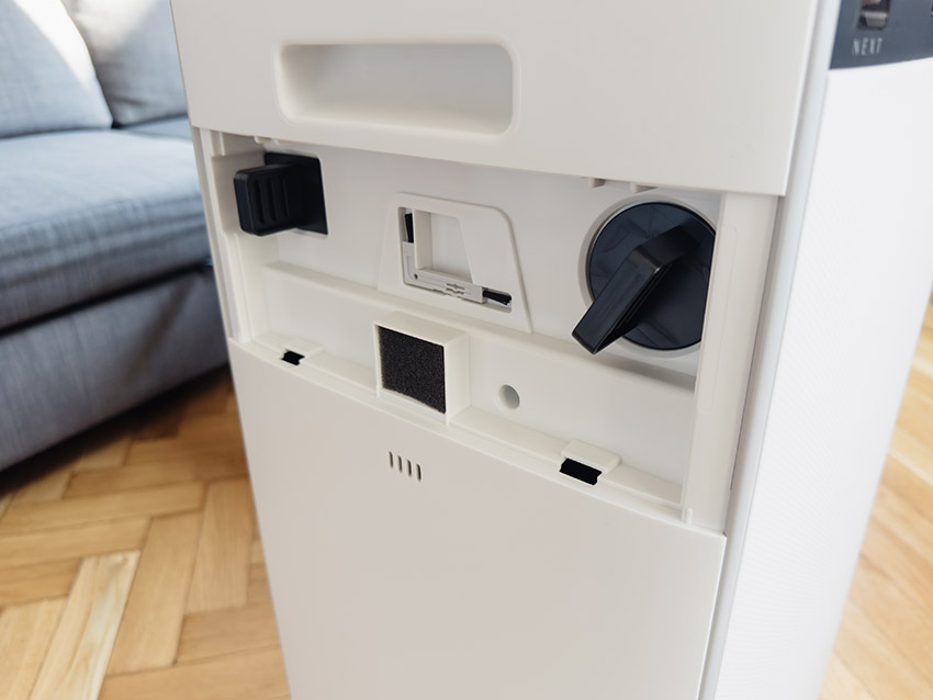 Czujniki i moduły Sharp KI-TX100EU-W wewnątrz obudowy
