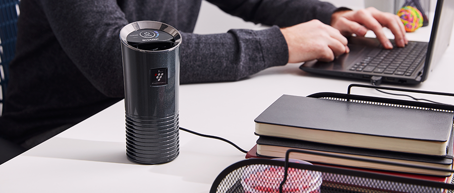 Sharp UJ-GC20E-B jest idealny dla wszystkich, którzy pracują zdalnie przy komputerze