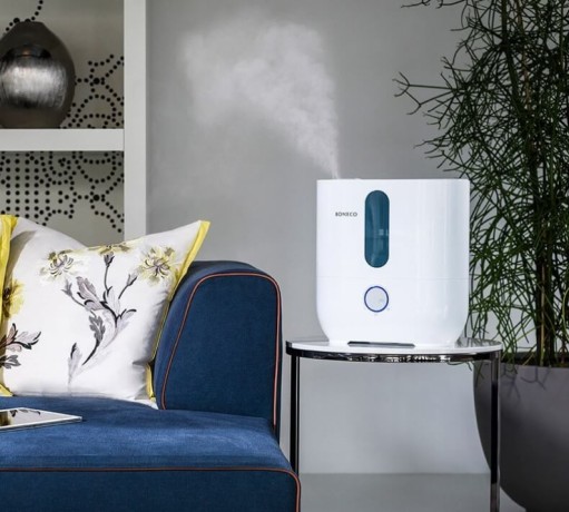 Ultradźwiękowy nawilżacz powietrza Boneco U300 w salonie