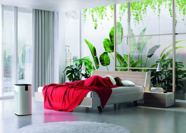 Aranżacja oczyszczacza Toshiba CAF-X116XPL w sypialni
