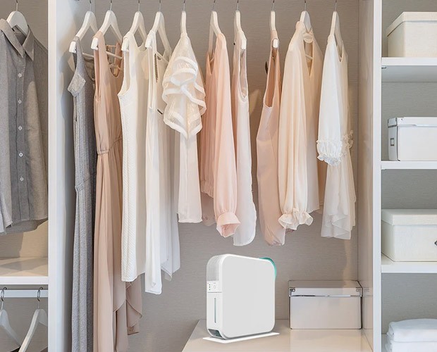 Suszenie ubrań w szafie