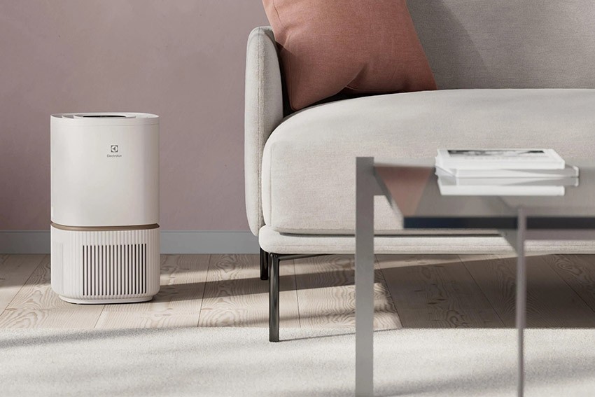 Electrolux Pure 500 - aranżacja oczyszczacza w salonie