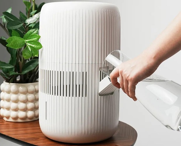 nalewanie wody do zbiornika w Klarta Humea Grande WiFi