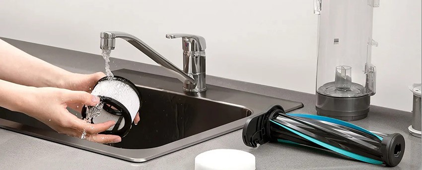 czyszczenie akcesoriów z odkurzacza Levoit