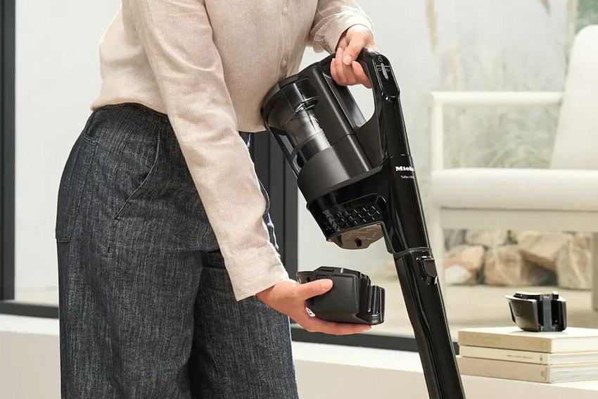 wymienna bateria w Miele Triflex HX3 Plus Aqua