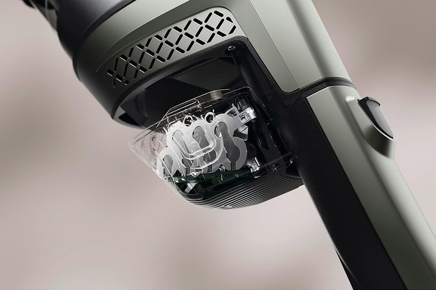 Miele Triflex HX3 Plus z dwiema bateriami litowo-jonowymi zapewnia do 140 minut pracy bez przerwy