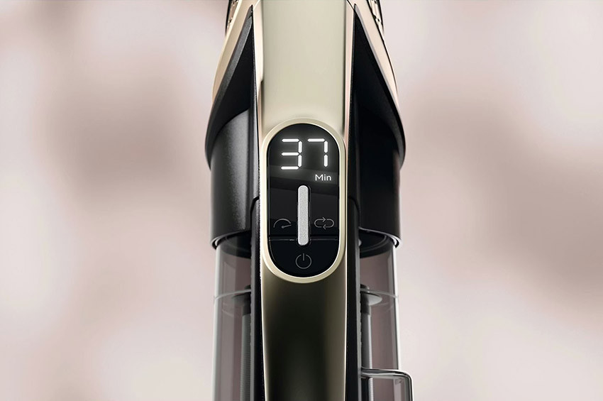 Wyświetlacz Miele Triflex HX3 Plus pokazuje poziom baterii tryb pracy i czas sprzątania