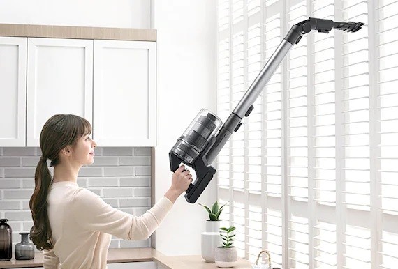 Czyszczenie rolet odkurzaczem ręcznym