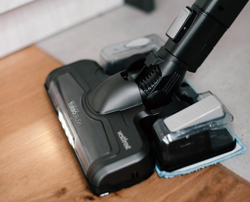 Elektroszczotka z funkcją mopowania w odkurzaczu pionowym Vestfrost