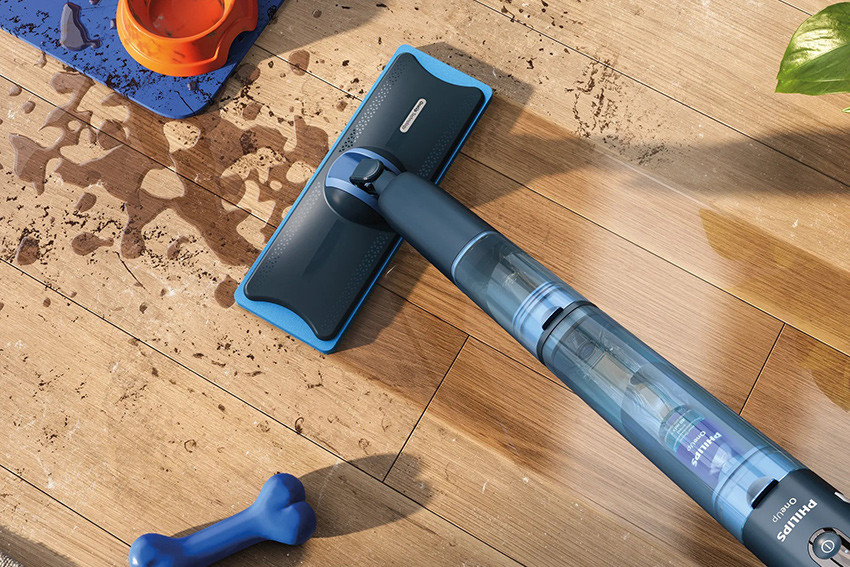 mycie podłogi mopem Philips OneUp