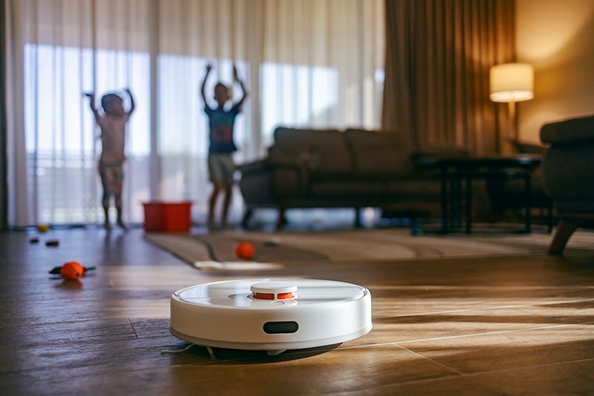 robot sprzątający w dziecięcym pokoju