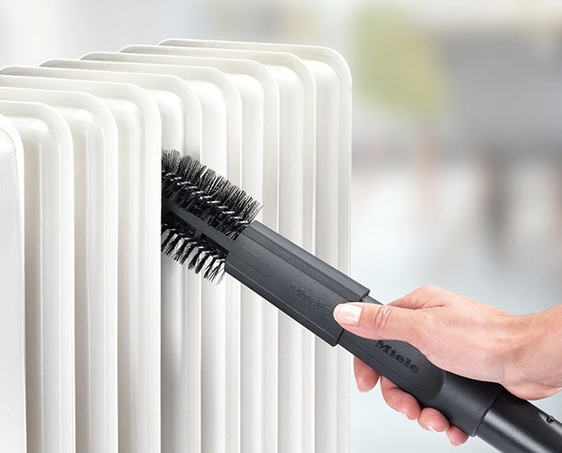 Odkurzanie kaloryfera