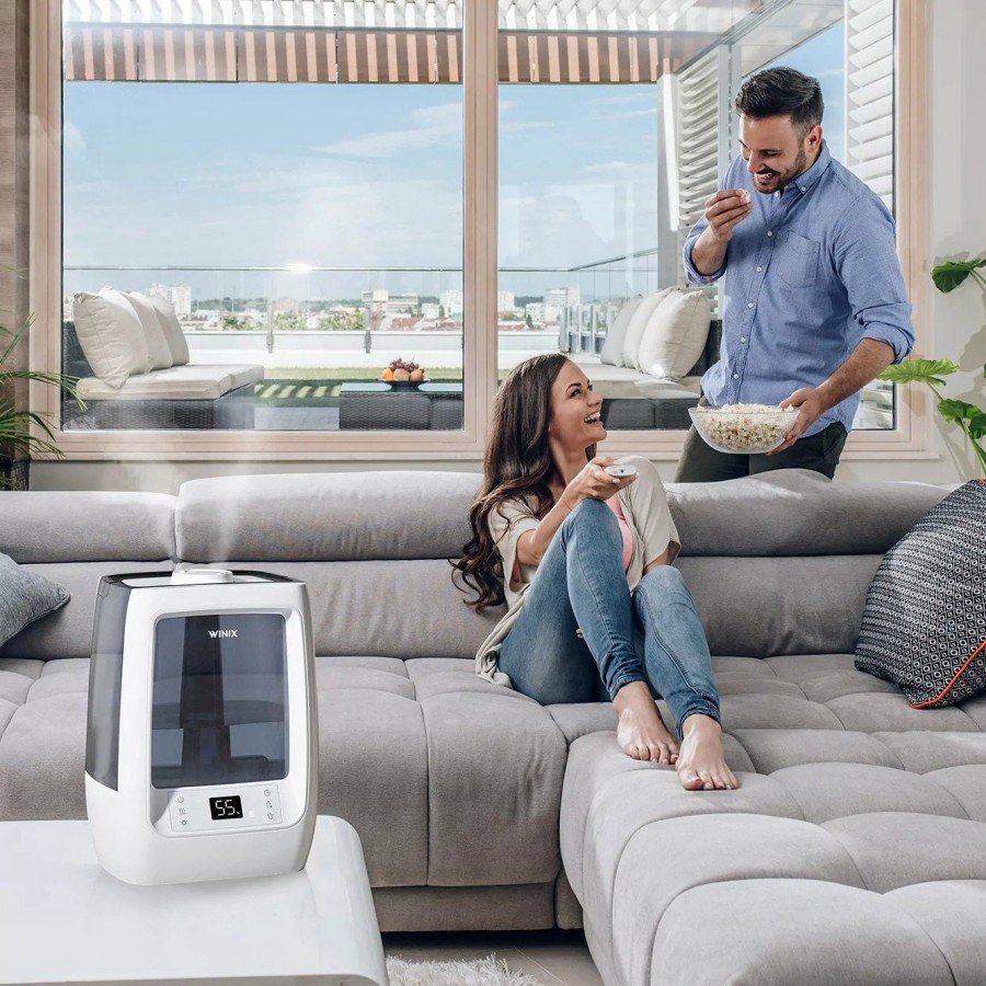 Nawilżacz powietrza Winix w salonie