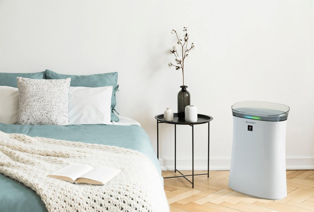 Oczyszczacz Sharp UA-PF40E-W - aranżacja w sypialni