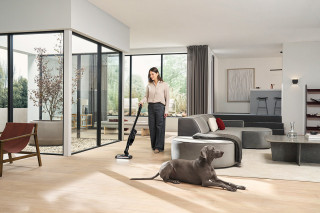 Miele Triflex HX3 Cat & Dog ObsidianBlack - odkurzanie podłogi
