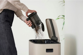 Miele Triflex HX3 Cat & Dog ObsidianBlack - opróżnianie zbiornika