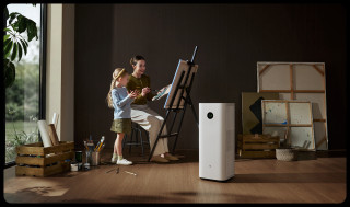Mijia Smart Air Purifier 6 Plus - oczyszczacz ustawiony w pracowni
