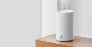 Xiaomi Smart Humidifier 2 Lite - nawilżacz ustawiony na szafce