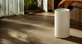 Xiaomi Smart Dehumidifier Lite - osuszacz ustawiony w salonie