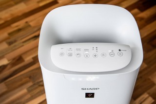 Aranżacja oczyszczacza Sharp UA-KIL60E-W