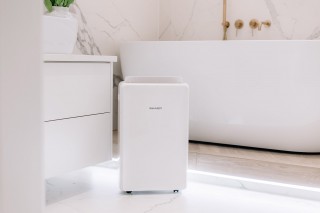 Sharp UD-P20E-W - aranżacja osuszacza