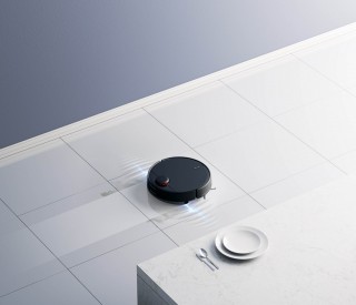 Robot sprzątający Mi Robot Vacuum Mop 2 Pro Czarny podczas mycia podłogi