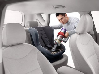 Dyson V10 Motorhead - odkurzanie