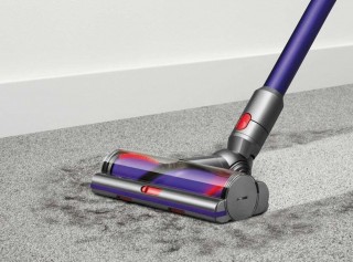 Dyson V10 Animal - odkurzanie