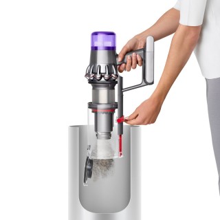 Dyson V11 Motorhead - opróżnianie zbiornika