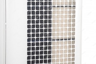 Sharp KC-G50EUW filtr wstępny, pod nim węglowy