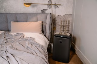 Sharp UA-KIN52E-H - aranżacja oczyszczacza w sypialni