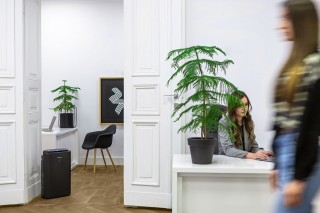 Sharp UA-KIN52E-H - aranżacja oczyszczacza w biurze