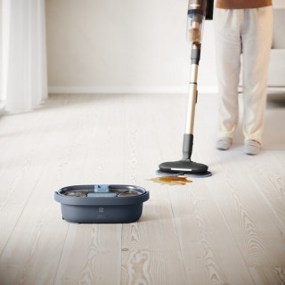 Electrolux EPPCS2 - aranżacja z odkurzaczem