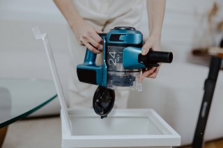 Sharp SA-VP3501AQ - opróżnianie zbiornika