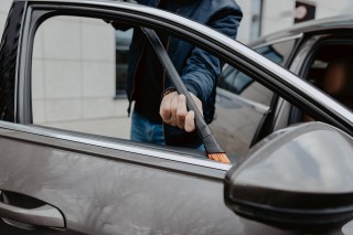 Sharp SA-VP3501BS - zdjęcie lifestyle, sprzątanie auta