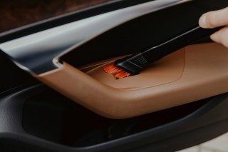 Sharp SA-VP3501BS - zdjęcie lifestyle, sprzątanie auta