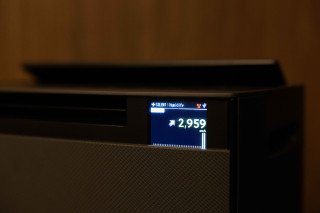 Sharp KI-TX75EU-H - zbliżenie na panel wyświetlacz