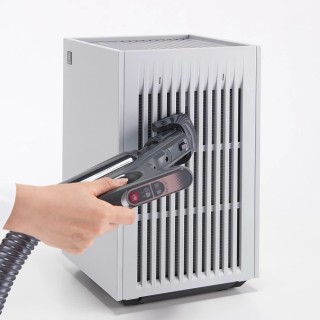 Sharp FP-S42EU-L - widok z boku, odkurzanie filtra wstępnego